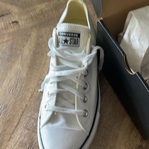 Converse platform low top